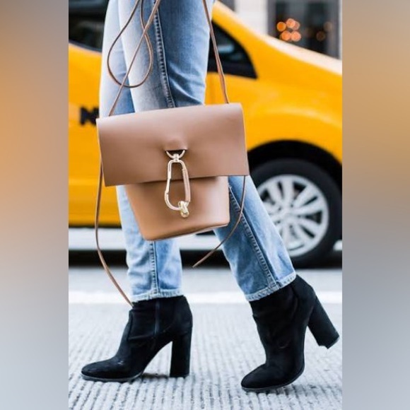 Zac Posen Medium Belay Bucket Smooth Italian Leather Shoulder/Crossbody Bag - Picture 9 of 10